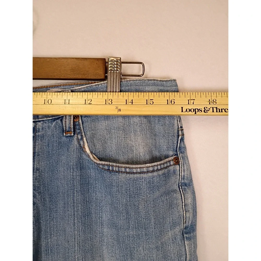 Vintage Aesthetic Eddie Bauer Mens 33x29 Blue Light Wash Classic Fit Jeans